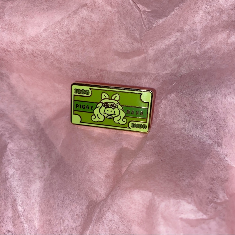 Sugarbones Mrs.Piggy money enamel pin